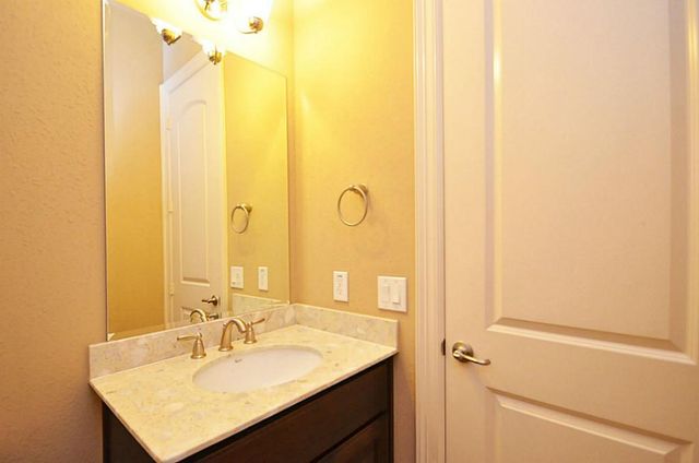 4802 Fairford, Sugar Land, TX 77479
