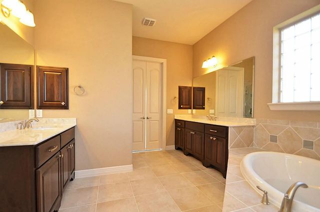 4802 Fairford, Sugar Land, TX 77479