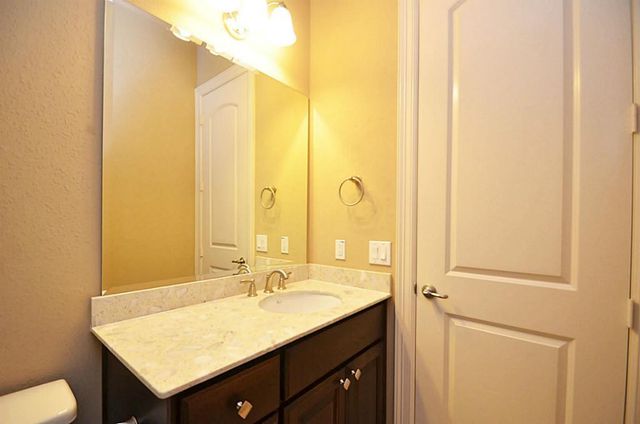 4802 Fairford, Sugar Land, TX 77479