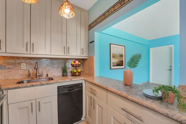 1801 S Surf Rd 2A, Hollywood, FL 33019