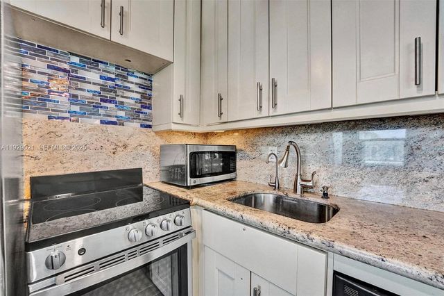 1801 S Surf Rd 2A, Hollywood, FL 33019