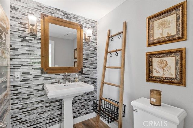 22170 James Alan Circle 4, Chatsworth (los Angeles), CA 91311