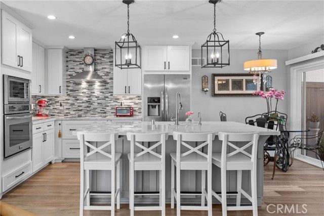 22170 James Alan Circle 4, Chatsworth (los Angeles), CA 91311