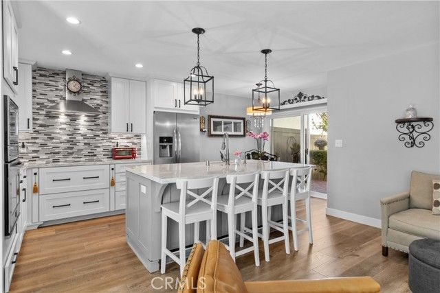 22170 James Alan Circle 4, Chatsworth (los Angeles), CA 91311