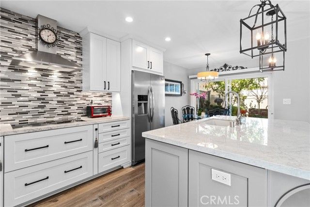 22170 James Alan Circle 4, Chatsworth (los Angeles), CA 91311