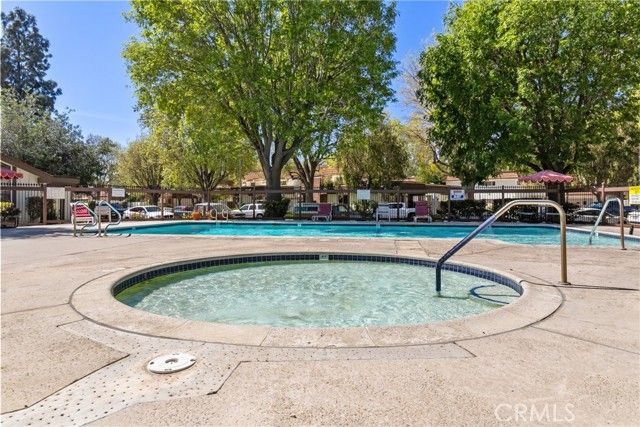 22170 James Alan Circle 4, Chatsworth (los Angeles), CA 91311