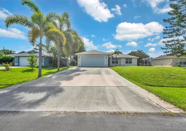 2537 SW Deckard Street, Port St. Lucie, FL 34953