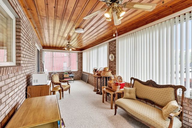 517 Cavitt Avenue, Trafford, PA 15085