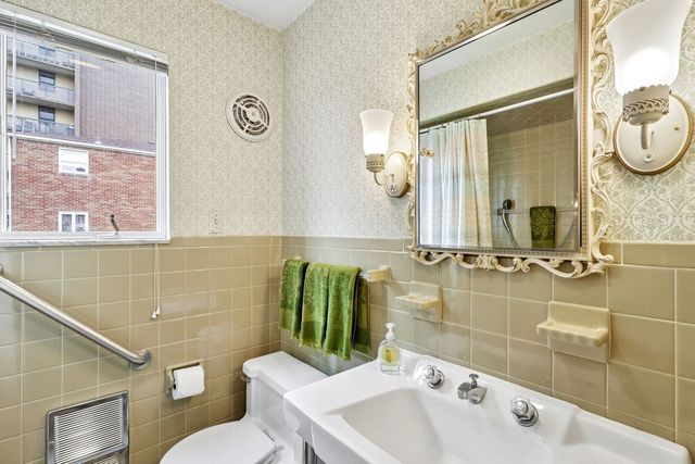 517 Cavitt Avenue, Trafford, PA 15085