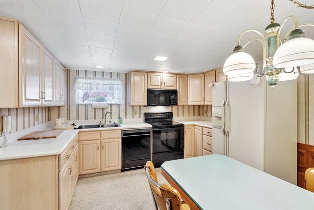 517 Cavitt Avenue, Trafford, PA 15085