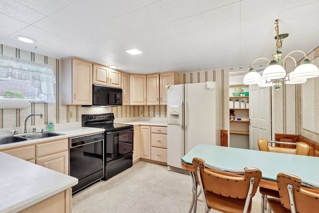 517 Cavitt Avenue, Trafford, PA 15085