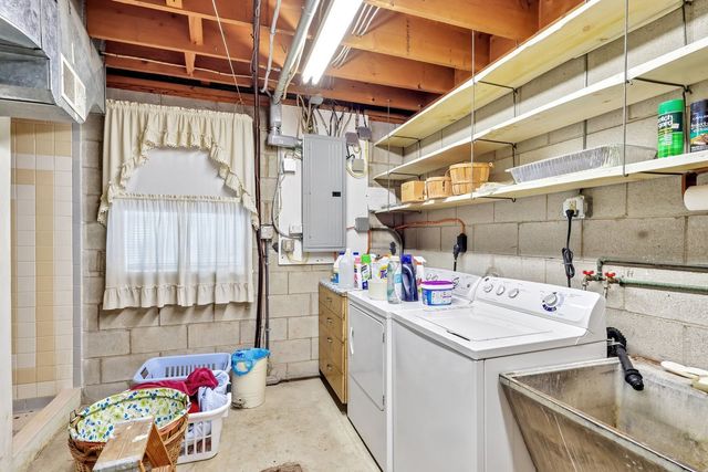 517 Cavitt Avenue, Trafford, PA 15085
