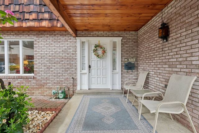 517 Cavitt Avenue, Trafford, PA 15085