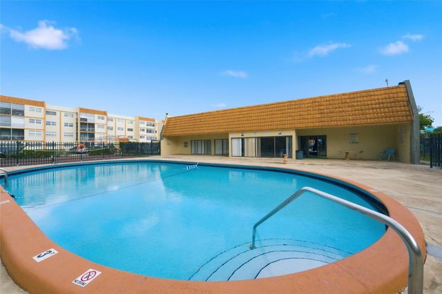 2201 NW 41st Avenue 209, Lauderhill, FL 33313