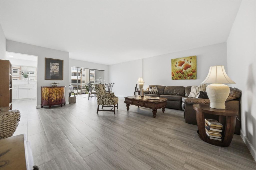 2201 NW 41st Avenue 209, Lauderhill, FL 33313