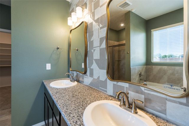 2996 Calle Los Brios, Santa Fe, NM 87507
