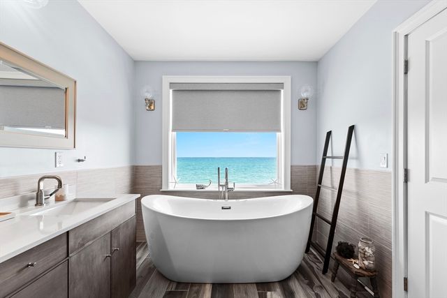 308 Ocean St, Marshfield, MA 02051