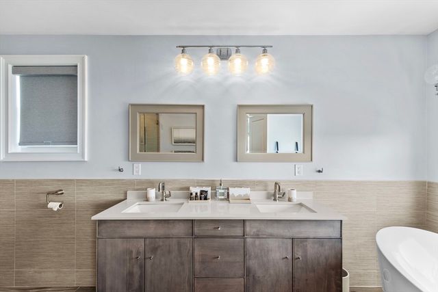 308 Ocean St, Marshfield, MA 02051