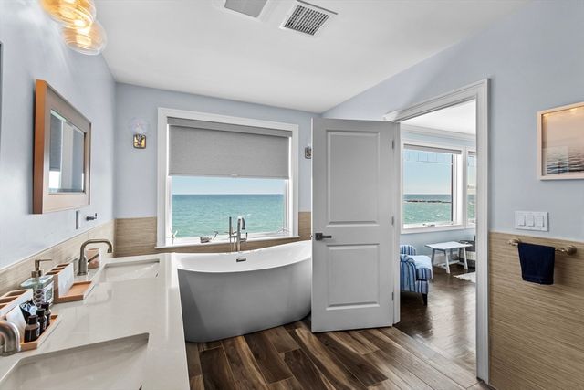 308 Ocean St, Marshfield, MA 02051