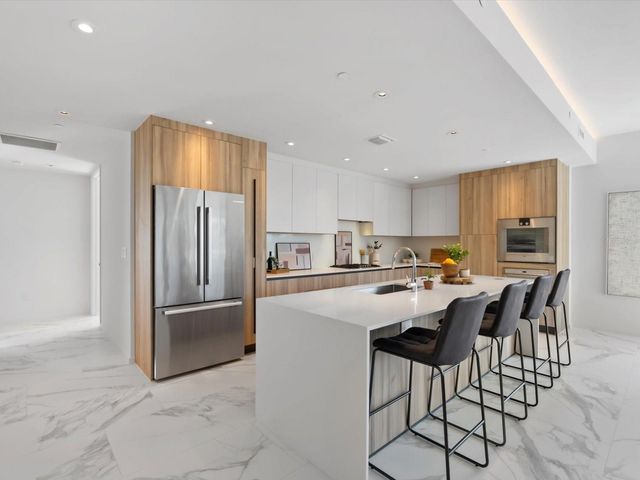 1020 SUNSET POINT ROAD 213, Clearwater, FL 33755