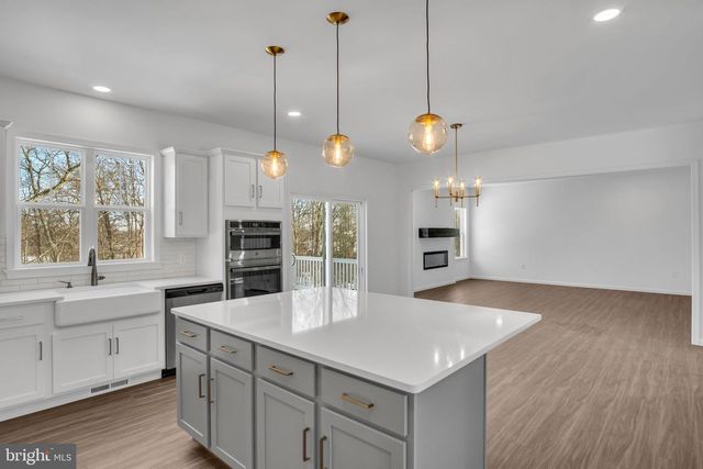 16 OLD MOSS LN, Carlisle, PA 17013