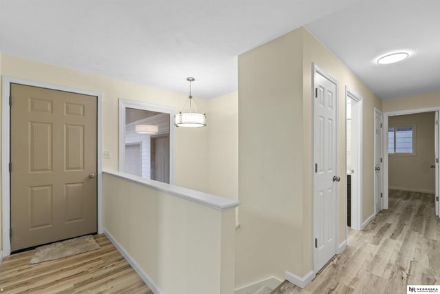 8512 Grand Ave, Omaha, NE 68134