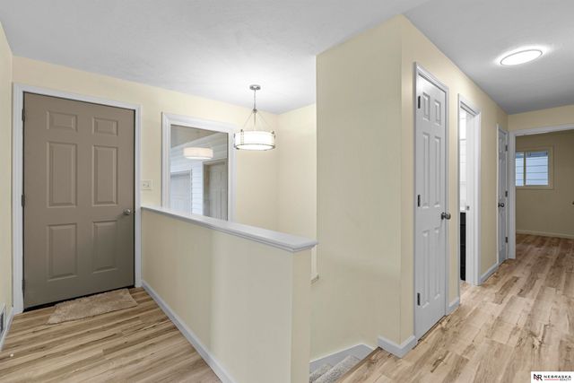 8512 Grand Ave, Omaha, NE 68134