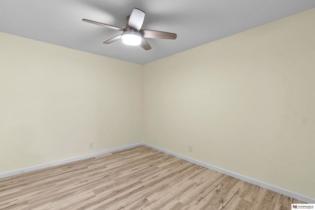 8512 Grand Ave, Omaha, NE 68134