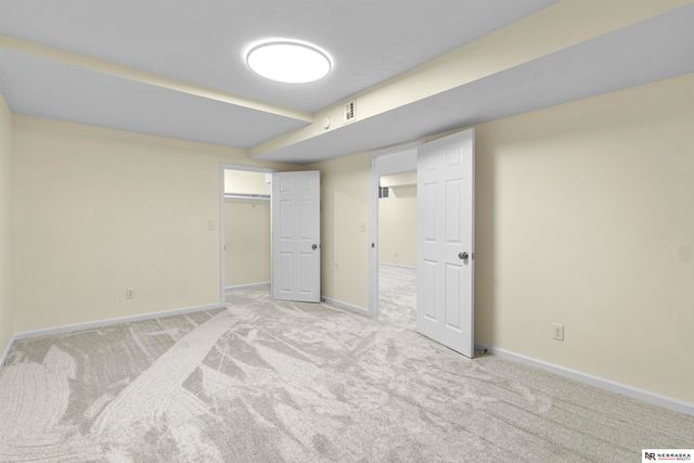 8512 Grand Ave, Omaha, NE 68134