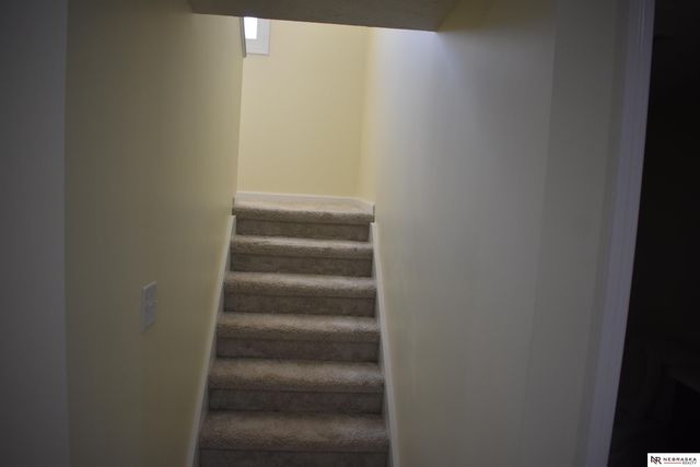 8512 Grand Ave, Omaha, NE 68134