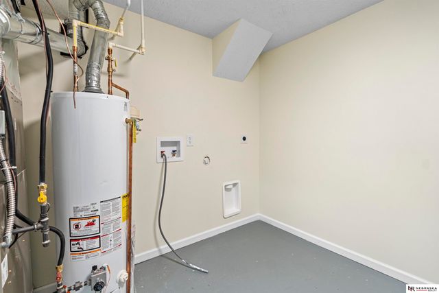 8512 Grand Ave, Omaha, NE 68134