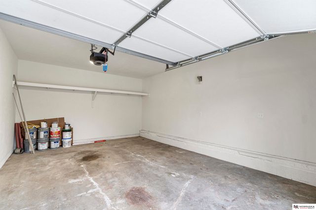 8512 Grand Ave, Omaha, NE 68134