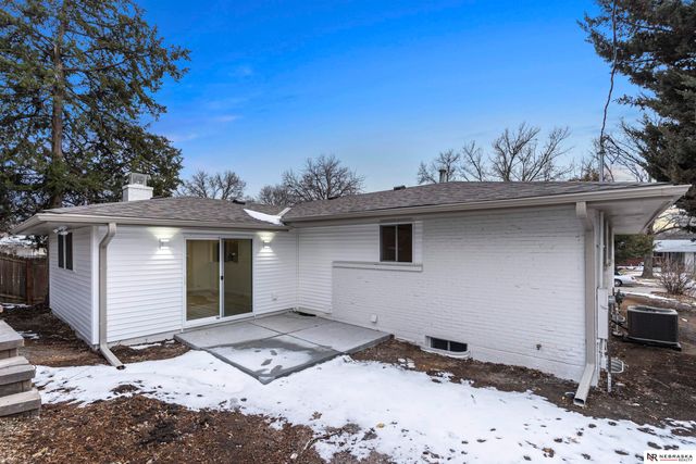 8512 Grand Ave, Omaha, NE 68134