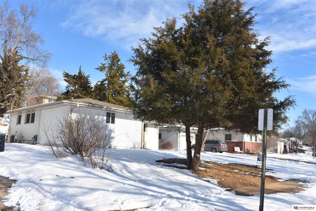 8512 Grand Ave, Omaha, NE 68134