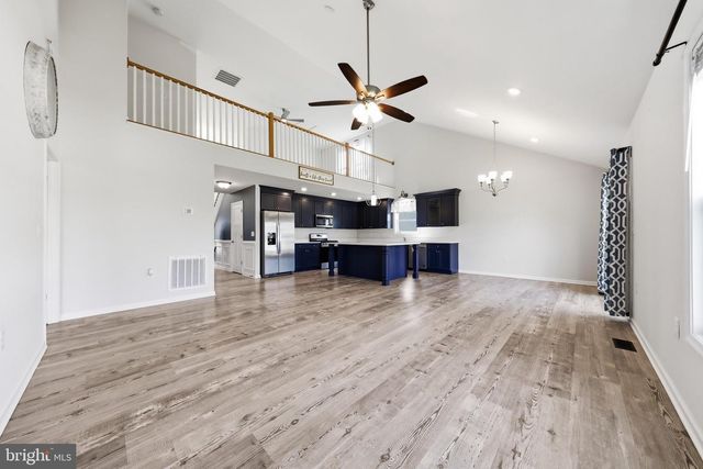263 TWICKENHAM DR, Martinsburg, WV 25403