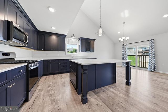 263 TWICKENHAM DR, Martinsburg, WV 25403