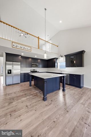 263 TWICKENHAM DR, Martinsburg, WV 25403