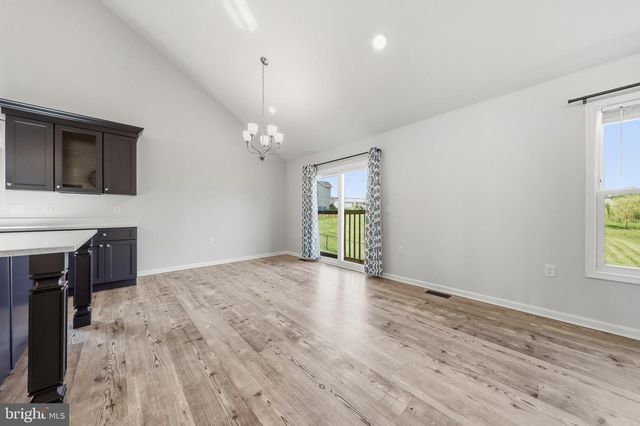263 TWICKENHAM DR, Martinsburg, WV 25403