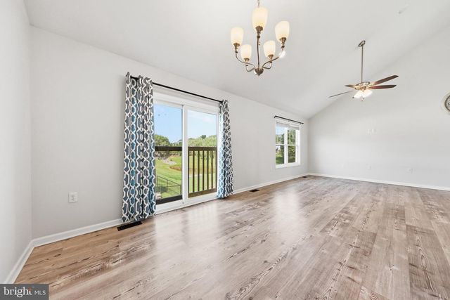 263 TWICKENHAM DR, Martinsburg, WV 25403