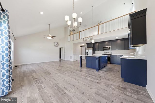 263 TWICKENHAM DR, Martinsburg, WV 25403