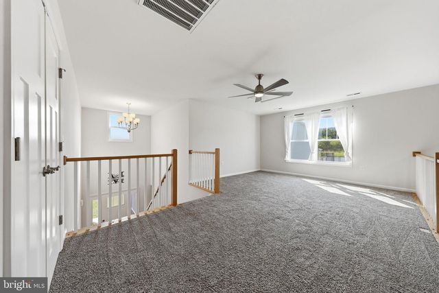 263 TWICKENHAM DR, Martinsburg, WV 25403