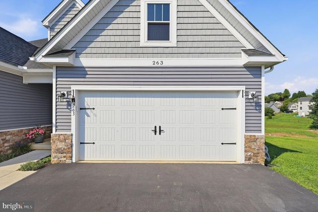 263 TWICKENHAM DR, Martinsburg, WV 25403