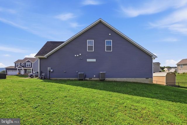 263 TWICKENHAM DR, Martinsburg, WV 25403