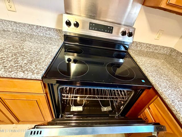 2643 El Viernes Street, Gautier, MS 39553