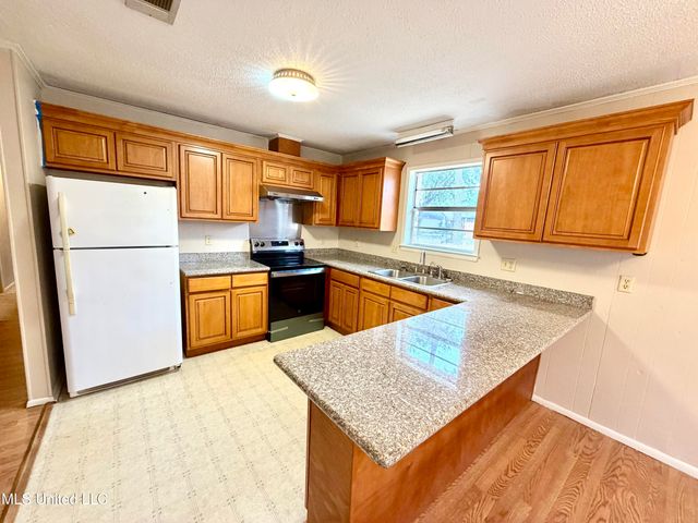 2643 El Viernes Street, Gautier, MS 39553