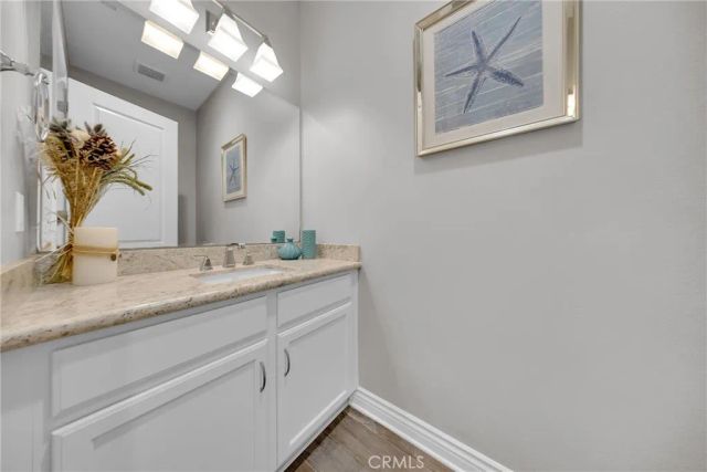 60 Dunmore, Irvine, CA 92620