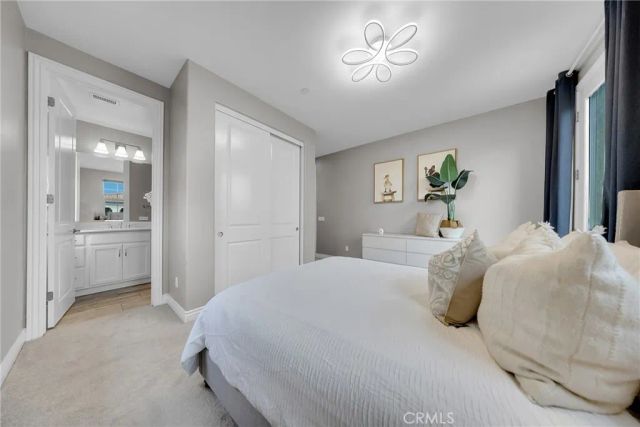 60 Dunmore, Irvine, CA 92620