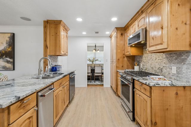 104 N Weatherred Drive, Richardson, TX 75080