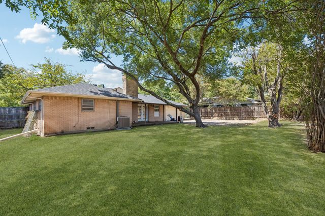 104 N Weatherred Drive, Richardson, TX 75080