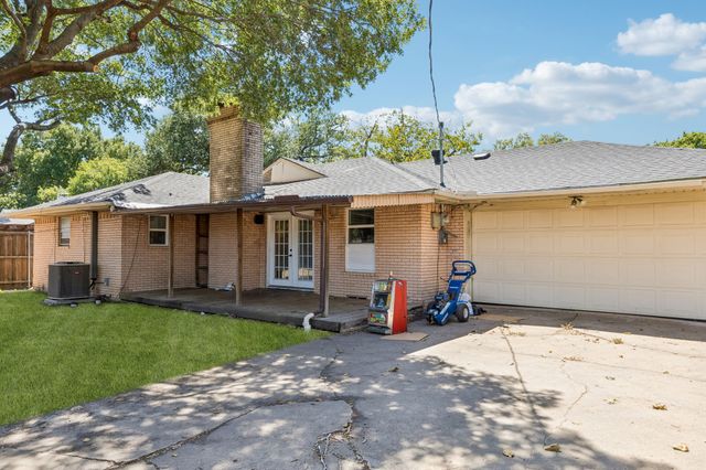 104 N Weatherred Drive, Richardson, TX 75080